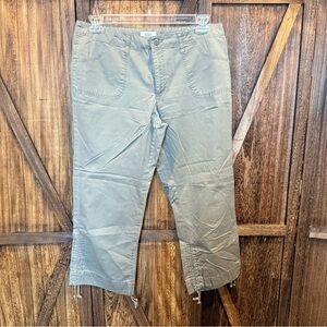 Old Navy woman’s Cargo Pants in Light green